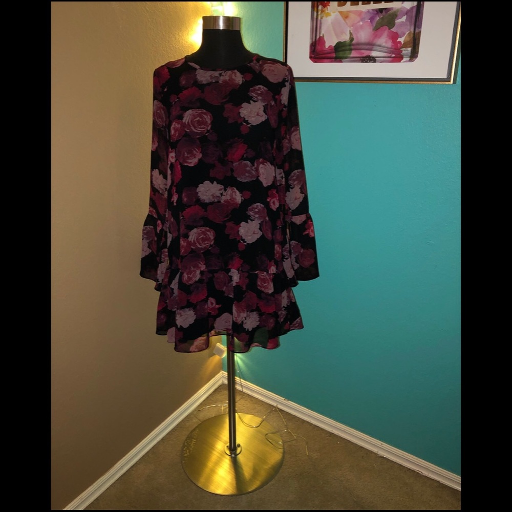 BCBGeneration FLORAL DRESS SIZE SMALL